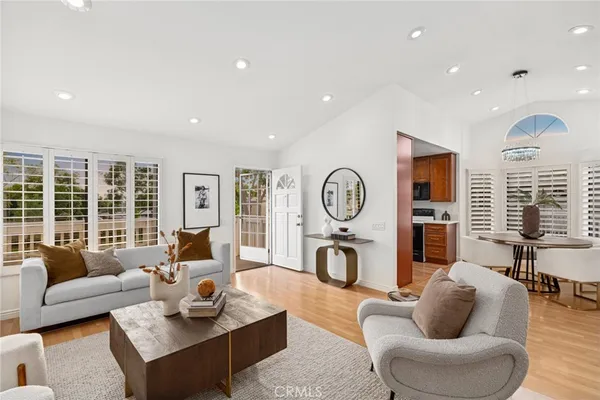 $3,599 | 127 Huntington, Irvine, CA 92620