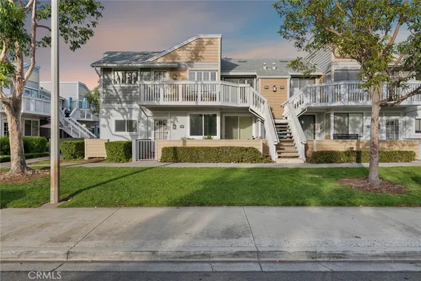 $3,599 | 127 Huntington, Irvine, CA 92620