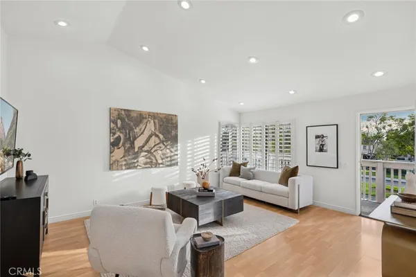 $3,599 | 127 Huntington, Irvine, CA 92620