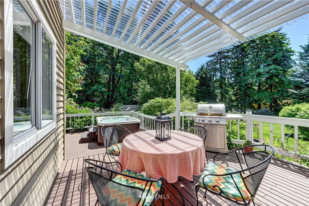 2716 187th Street Southeast Bothell, WA 98012 - Photo 27 of 37 a outdoor space with furniture