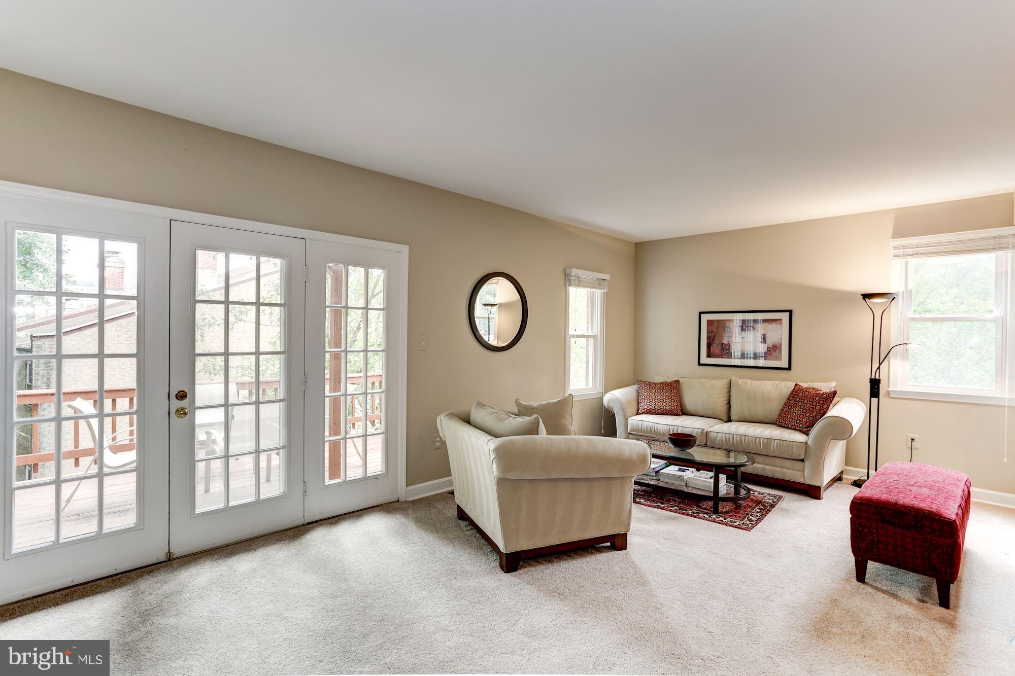8520 Raglan Road Vienna, VA 22182 - Photo 4 of 27 Lots of natural light!