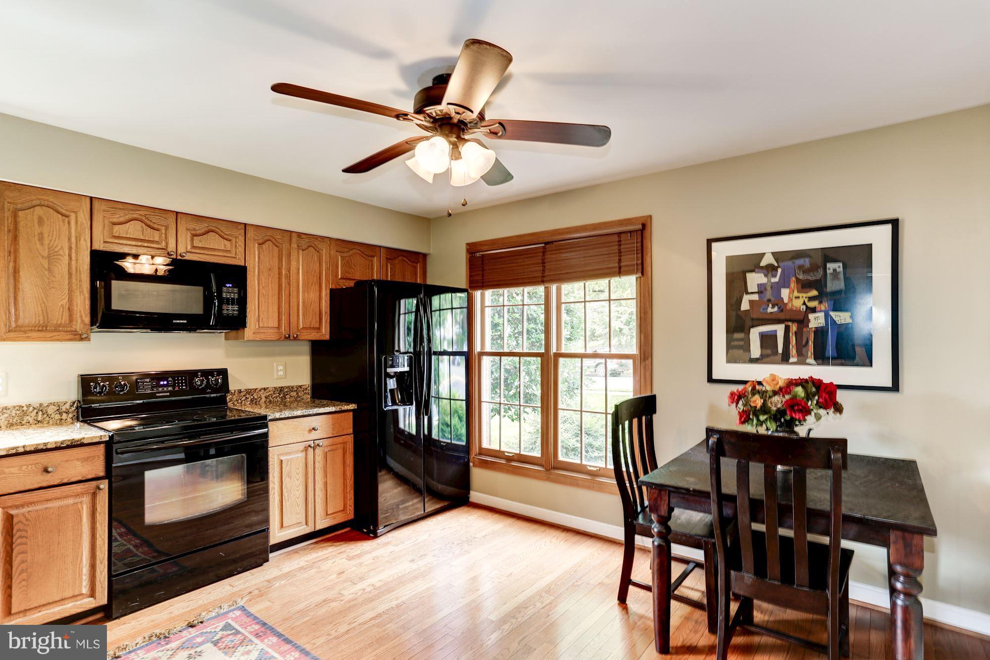8520 Raglan Road Vienna, VA 22182 - Photo 9 of 27 Open & Bright!