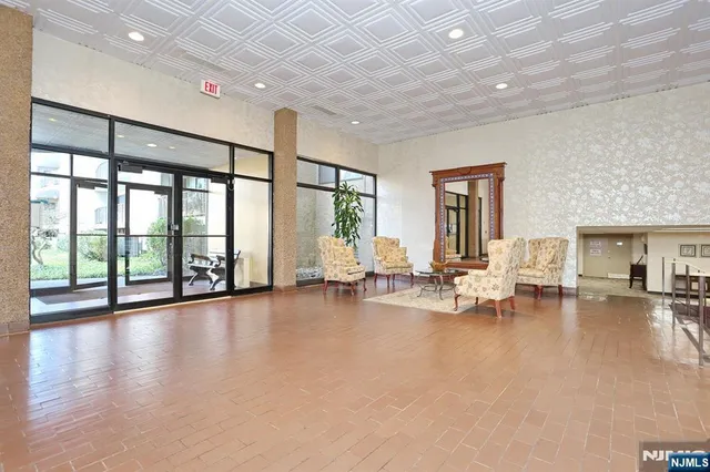 $449,000 | 521 Piermont Avenue South, Unit 403A, River Vale, NJ 07675