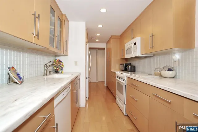 $449,000 | 521 Piermont Avenue South, Unit 403A, River Vale, NJ 07675