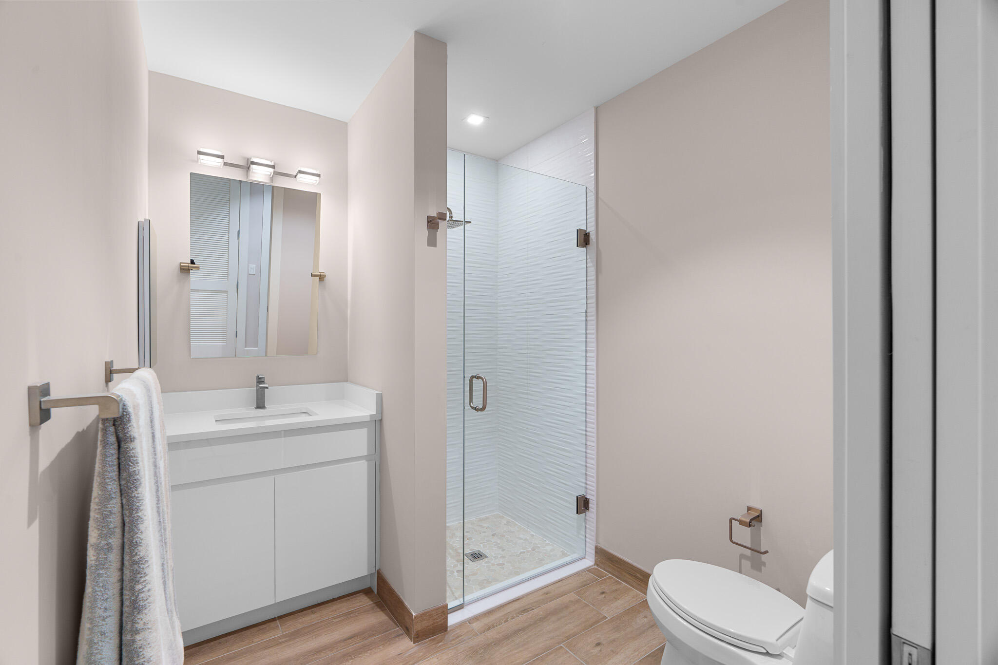 41 Southwest Seminole Street, Unit 310 Stuart, FL 34994 - Photo 14 of 53 DSC08647