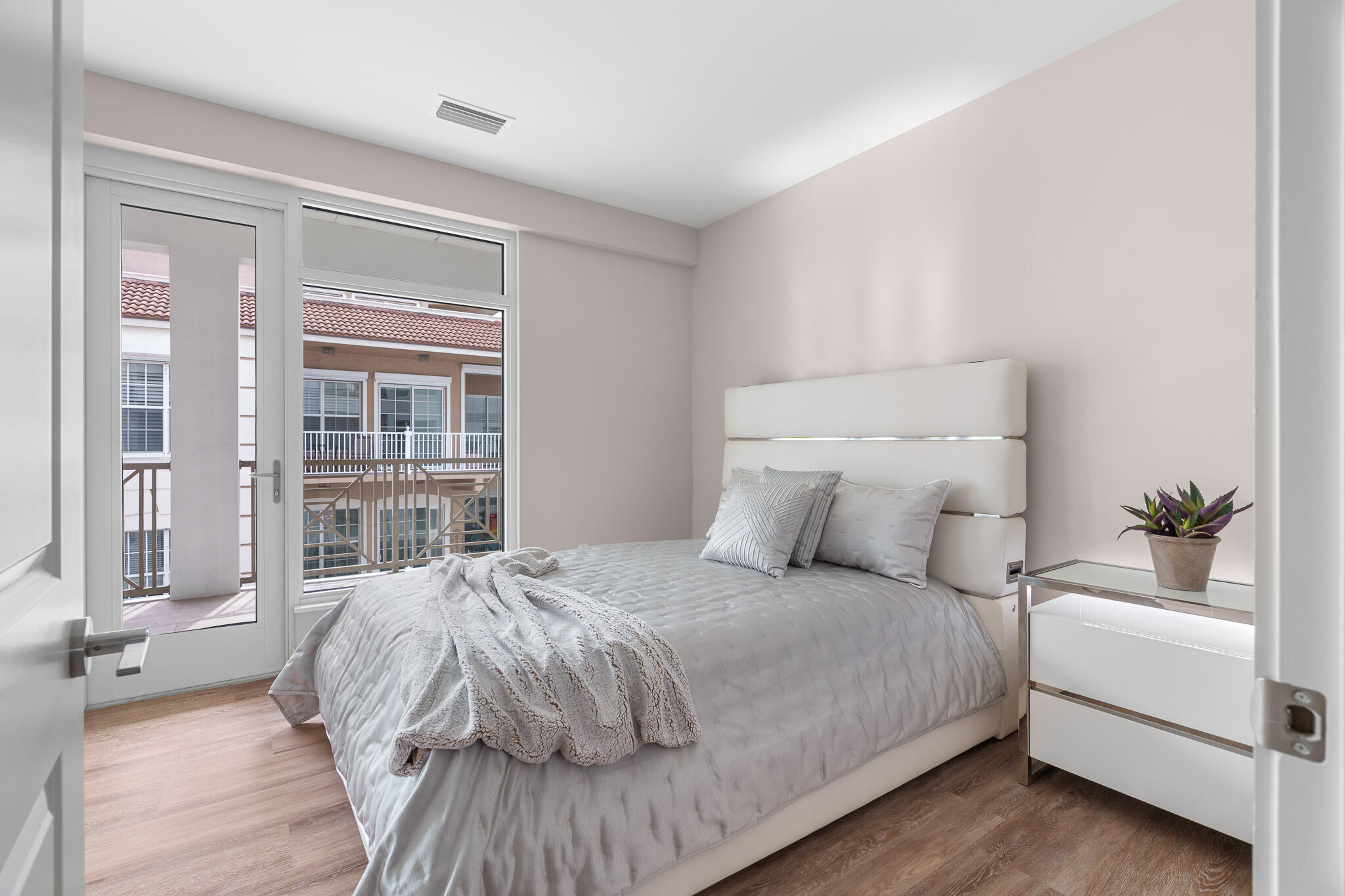 41 Southwest Seminole Street, Unit 310 Stuart, FL 34994 - Photo 27 of 53 DSC08732