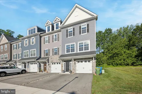 $599,000 | 300 Rock Run Circle, Broomall, PA 19008