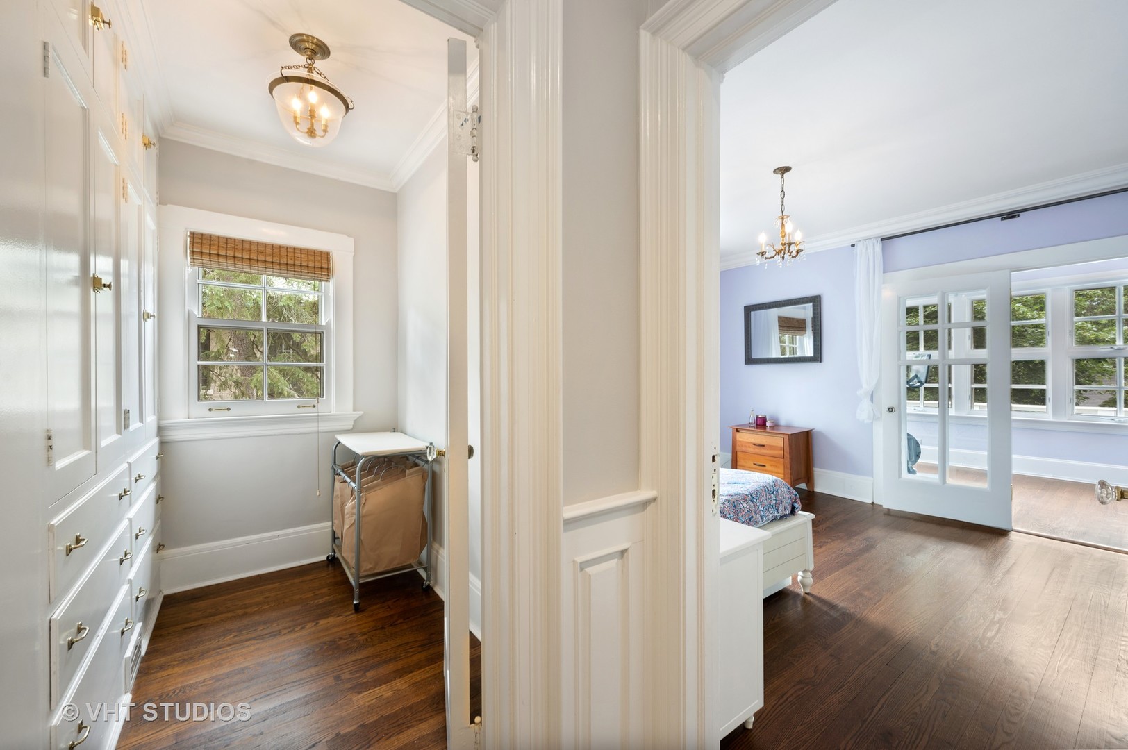 1010 Chestnut Avenue Wilmette, IL 60091 - Photo 28 of 48 a view of a bedroom with window and wooden floor