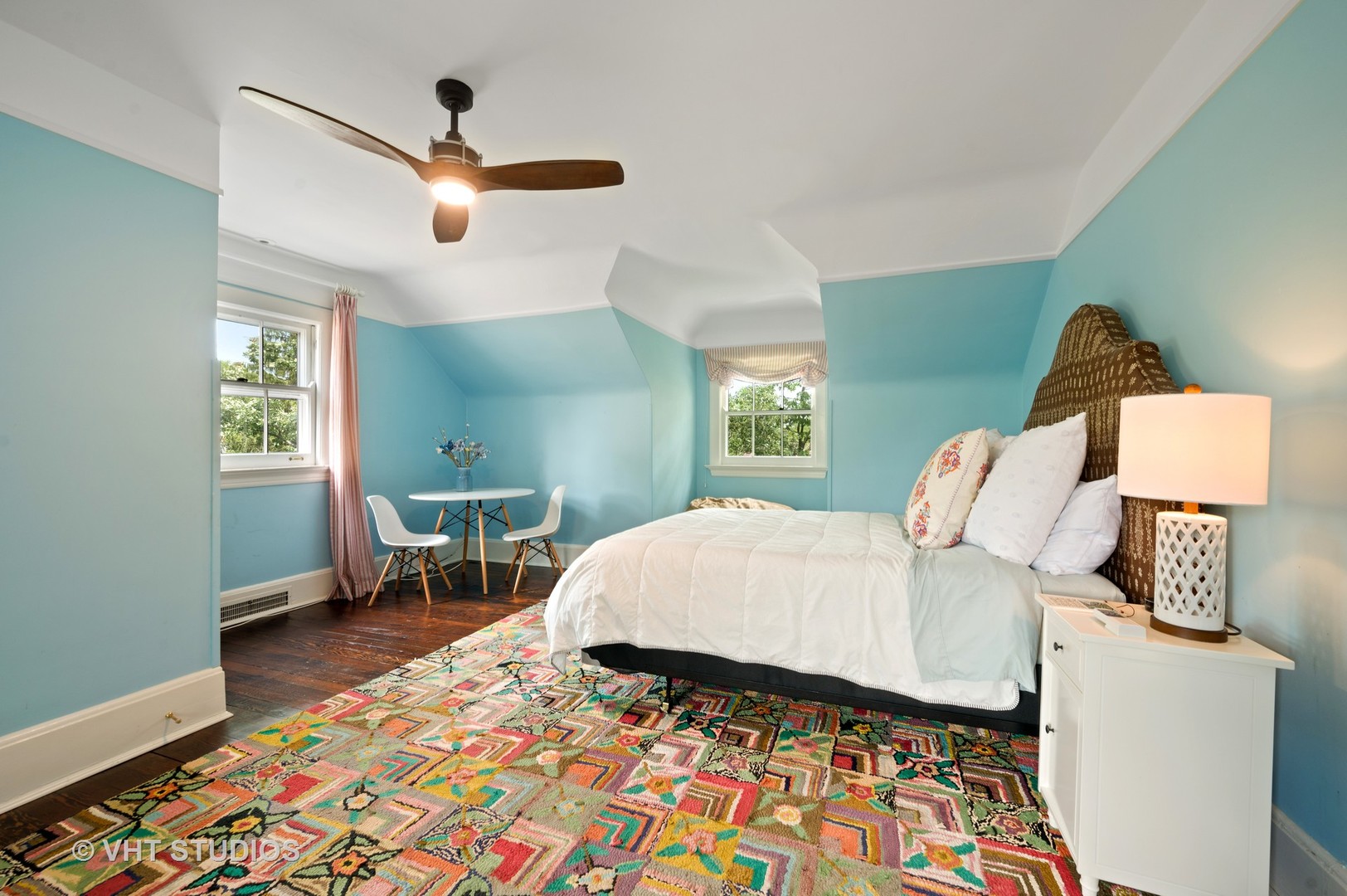 1010 Chestnut Avenue Wilmette, IL 60091 - Photo 30 of 48 a bedroom with a bed and a window