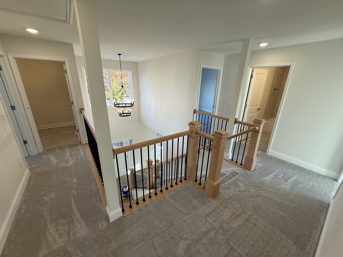 1920 Edmonds Avenue New Lenox, IL 60451 - Photo 17 of 35 a view of a hallway with windows