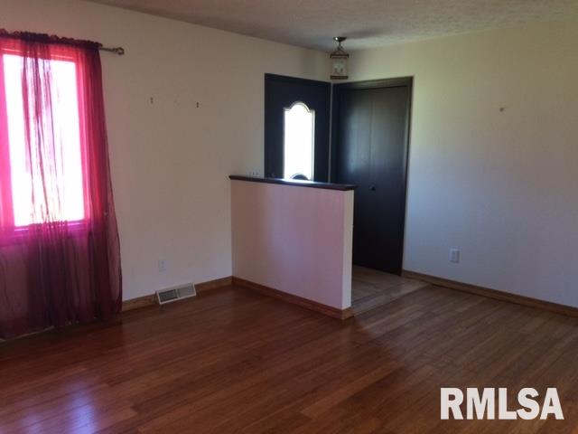 9024 141st Street West Taylor Ridge, IL 61284 - Photo 4 of 15