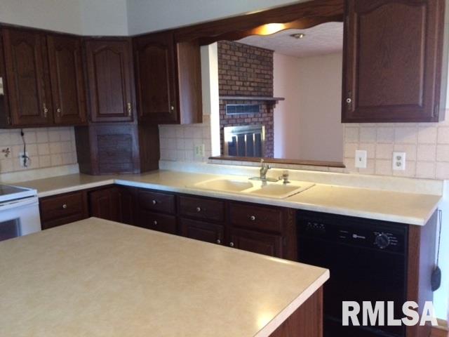 9024 141st Street West Taylor Ridge, IL 61284 - Photo 9 of 15