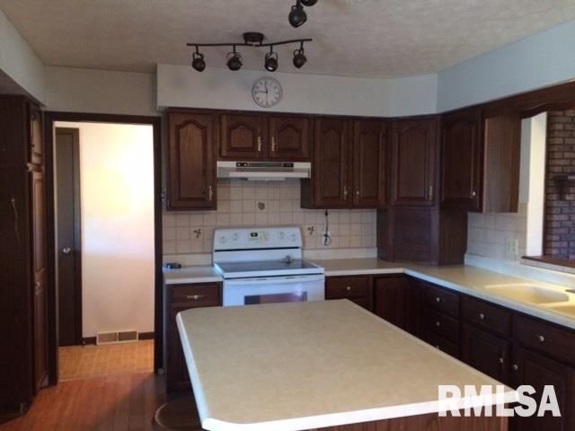 9024 141st Street West Taylor Ridge, IL 61284 - Photo 10 of 15