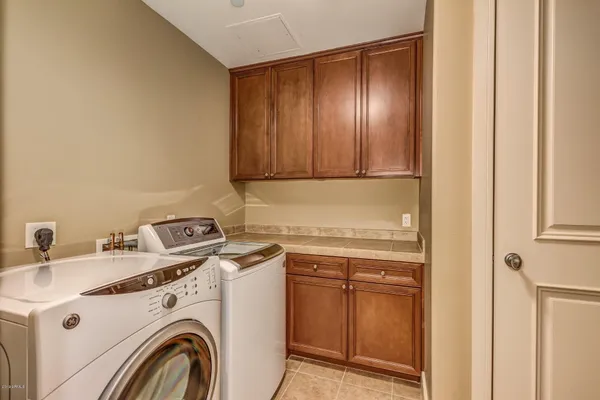 $5,995 | 2211 East Camelback Road, Unit 207, Phoenix, AZ 85016