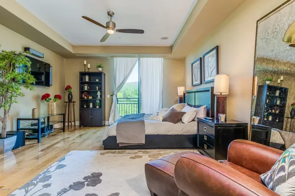 $5,995 | 2211 East Camelback Road, Unit 207, Phoenix, AZ 85016