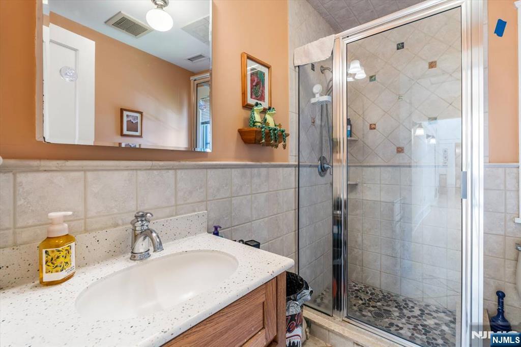 314 Winthrop Road Teaneck, NJ 07666 - Photo 29 of 49