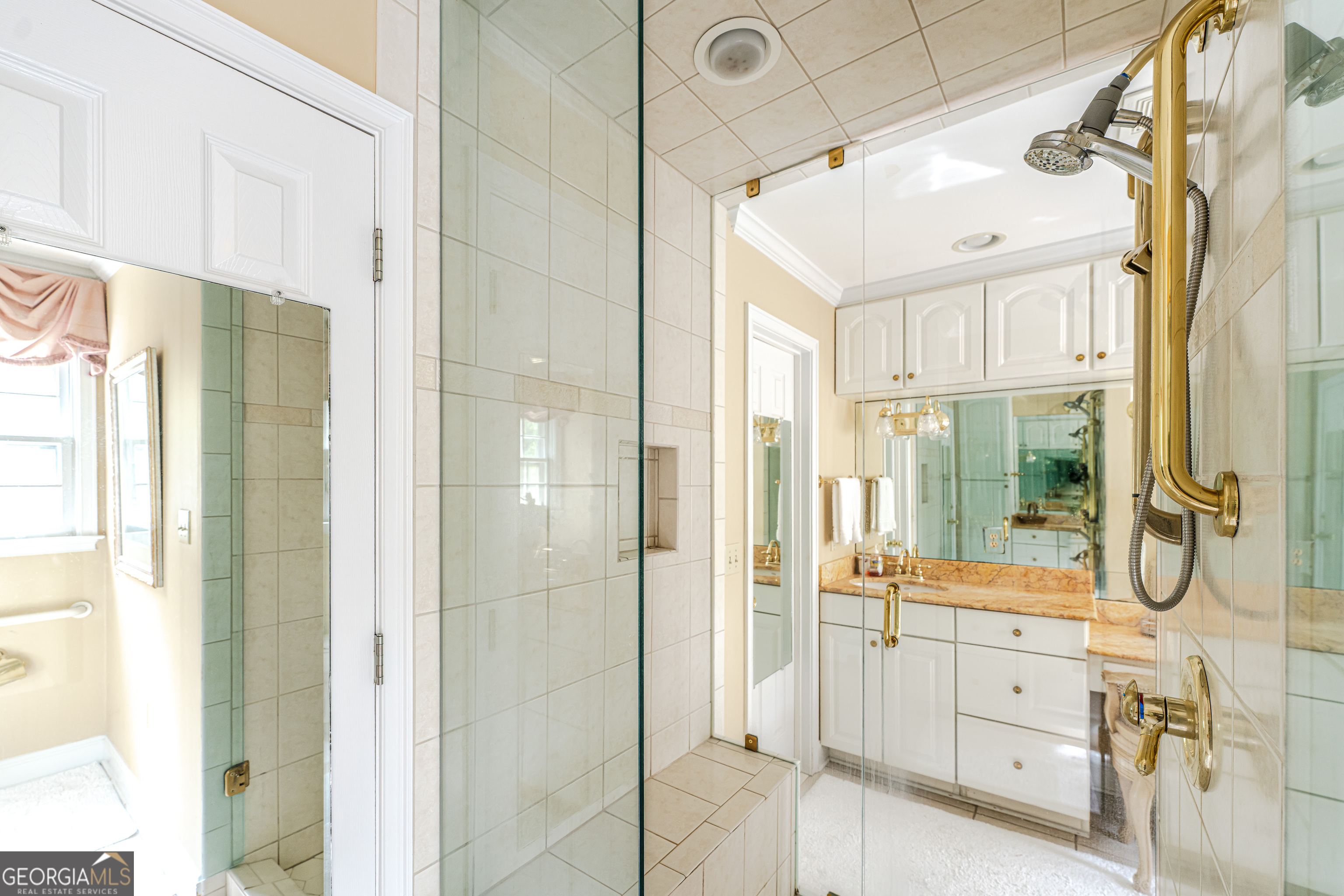 4 Windemere Lane Southeast Rome, GA 30161 - Photo 38 of 60 a bathroom with a double vanity sink and mirror