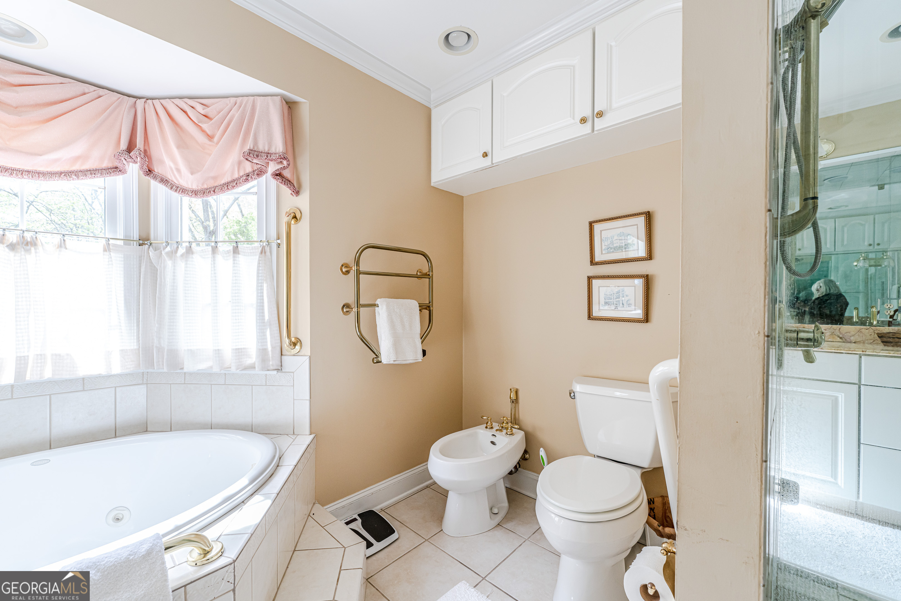 4 Windemere Lane Southeast Rome, GA 30161 - Photo 40 of 60 a bathroom with a sink a toilet and a bathtub