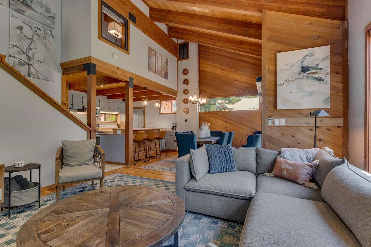 117 Basque Drive Truckee, CA 96161 - Photo 4 of 20 a living room with furniture