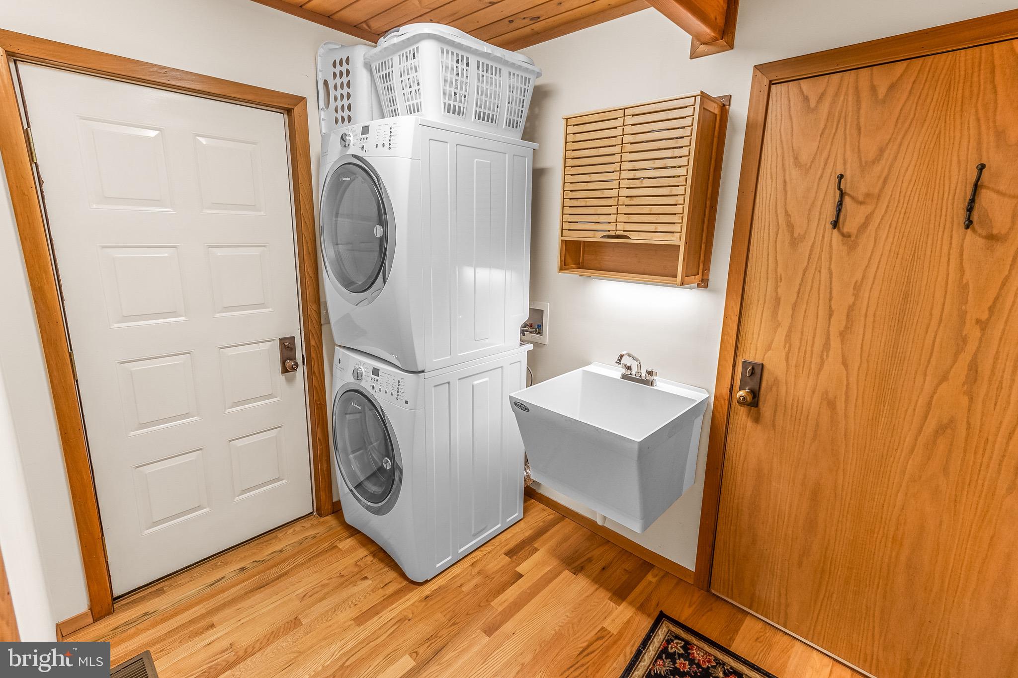 105 Rabbits Rest Lane Shepherdstown, WV 25443 - Photo 25 of 42 a utility room with dryer and washer