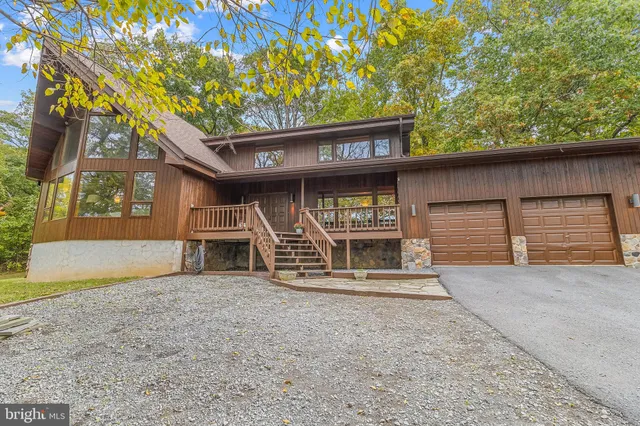 a view of a house with a outdoor space