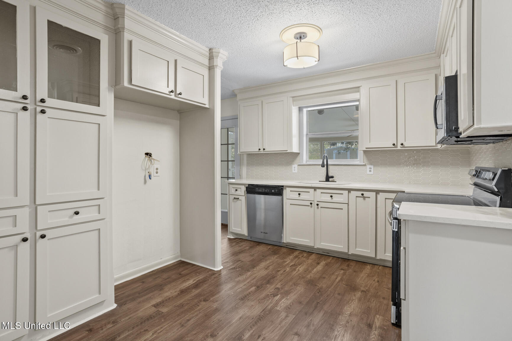 1013 Normandy Drive Clinton, MS 39056 - Photo 7 of 27 1013 Normandy-8