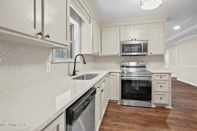 $240,000 | 1013 Normandy Drive, Clinton, MS 39056