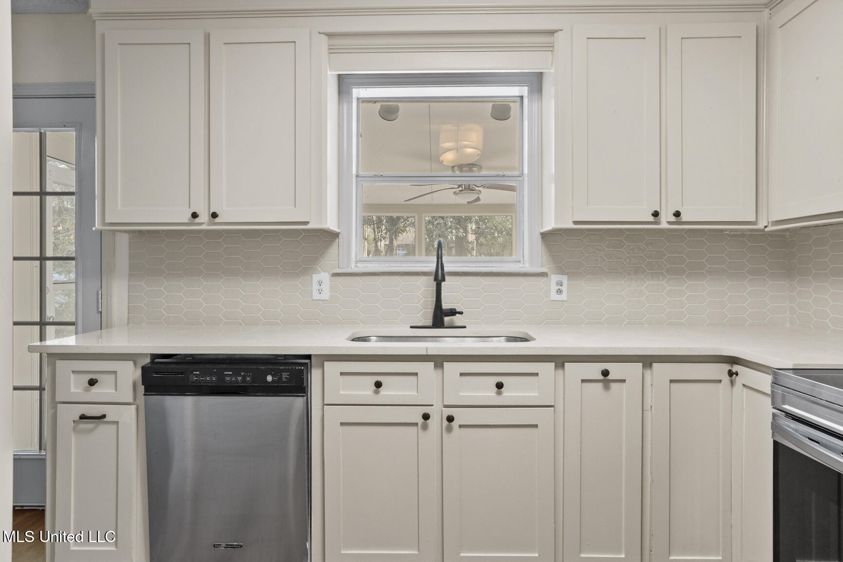 1013 Normandy Drive Clinton, MS 39056 - Photo 10 of 27 1013 Normandy-11