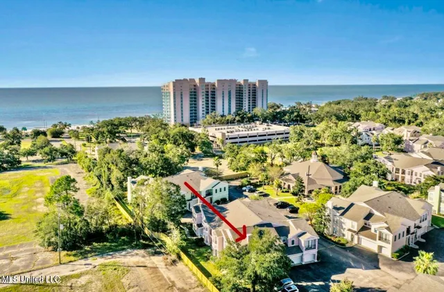 $299,999 | 2252 Beach Drive, Unit 305, Gulfport, MS 39507