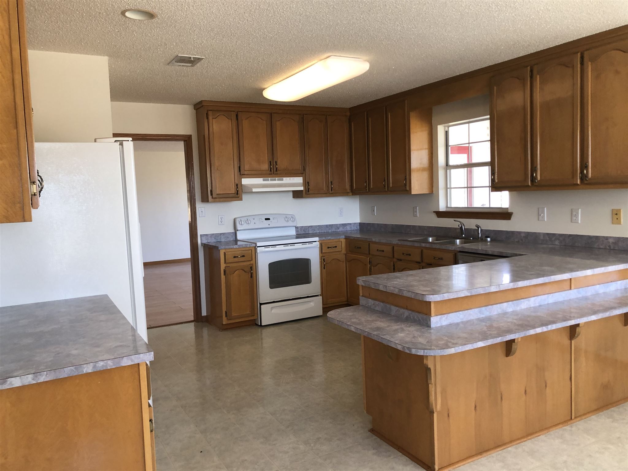 16677 Thompson Road Loxley, AL 36551 - Photo 21 of 31 Kitchen w/ island /dining