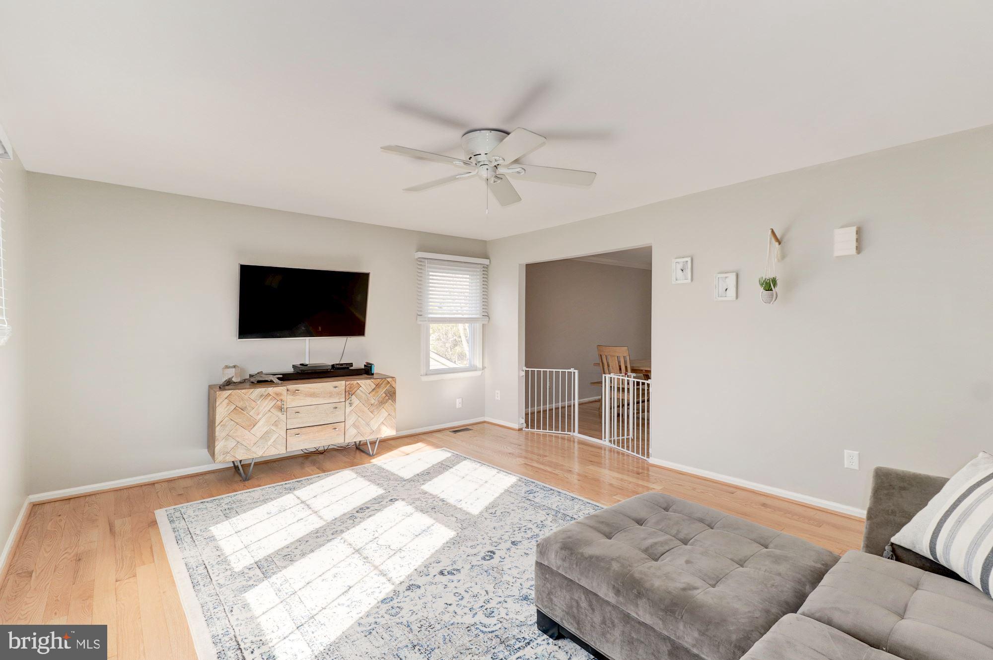 9622 Shipwright Drive Burke, VA 22015 - Photo 4 of 31