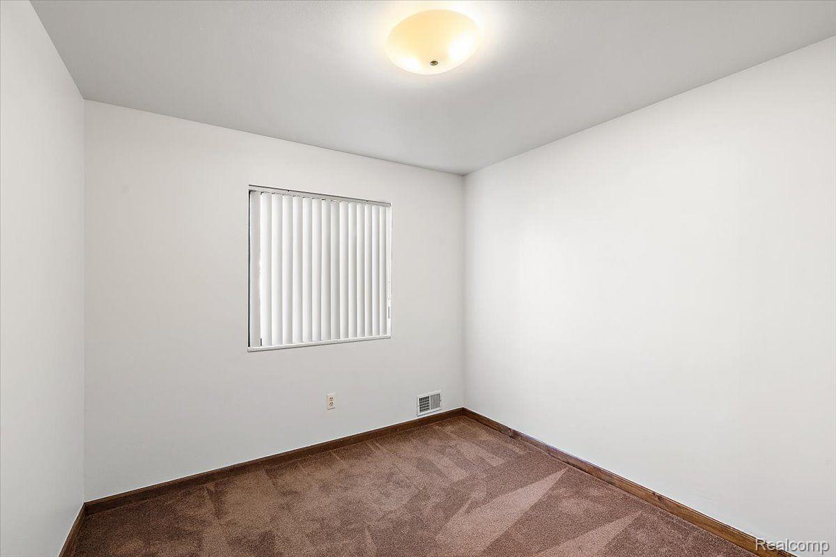 16411 East 10 Mile Road Eastpointe, MI 48021 - Photo 51 of 57 Gallery Image 51