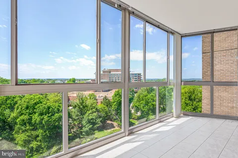 $368,000 | 19355 Cypress Ridge Terrace, Unit 1022, Leesburg, VA 20176