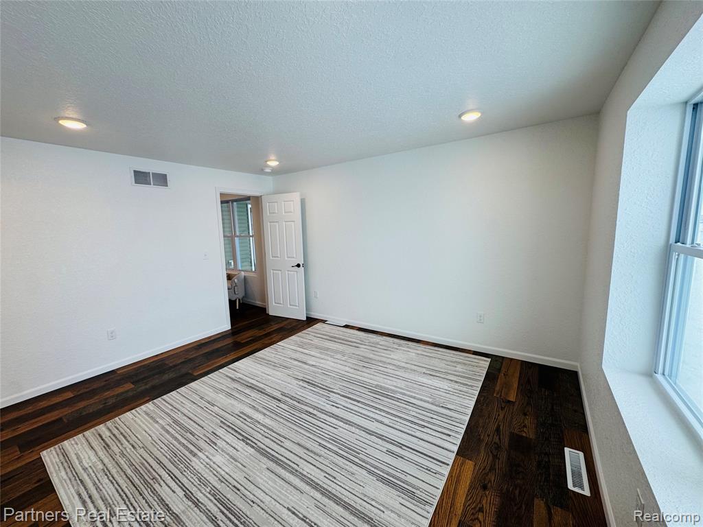 4798 North Loomis Road Mount Pleasant, MI 48858 - Photo 28 of 74 Gallery Image 28