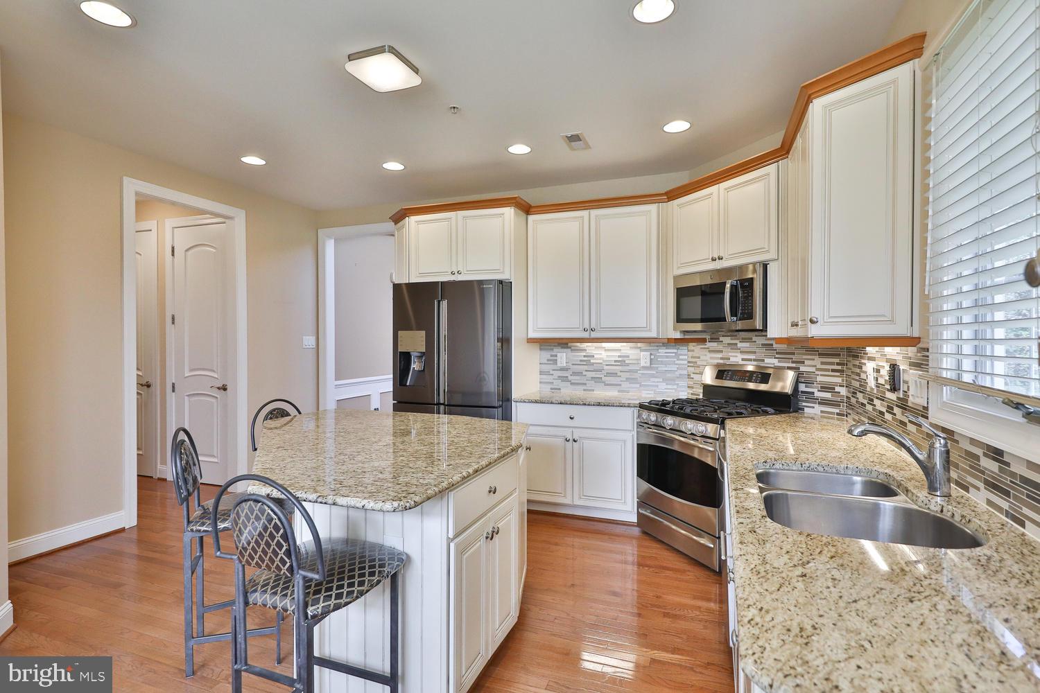 1260 Johnson Lane Ambler, PA 19002 - Photo 10 of 27 Neutral