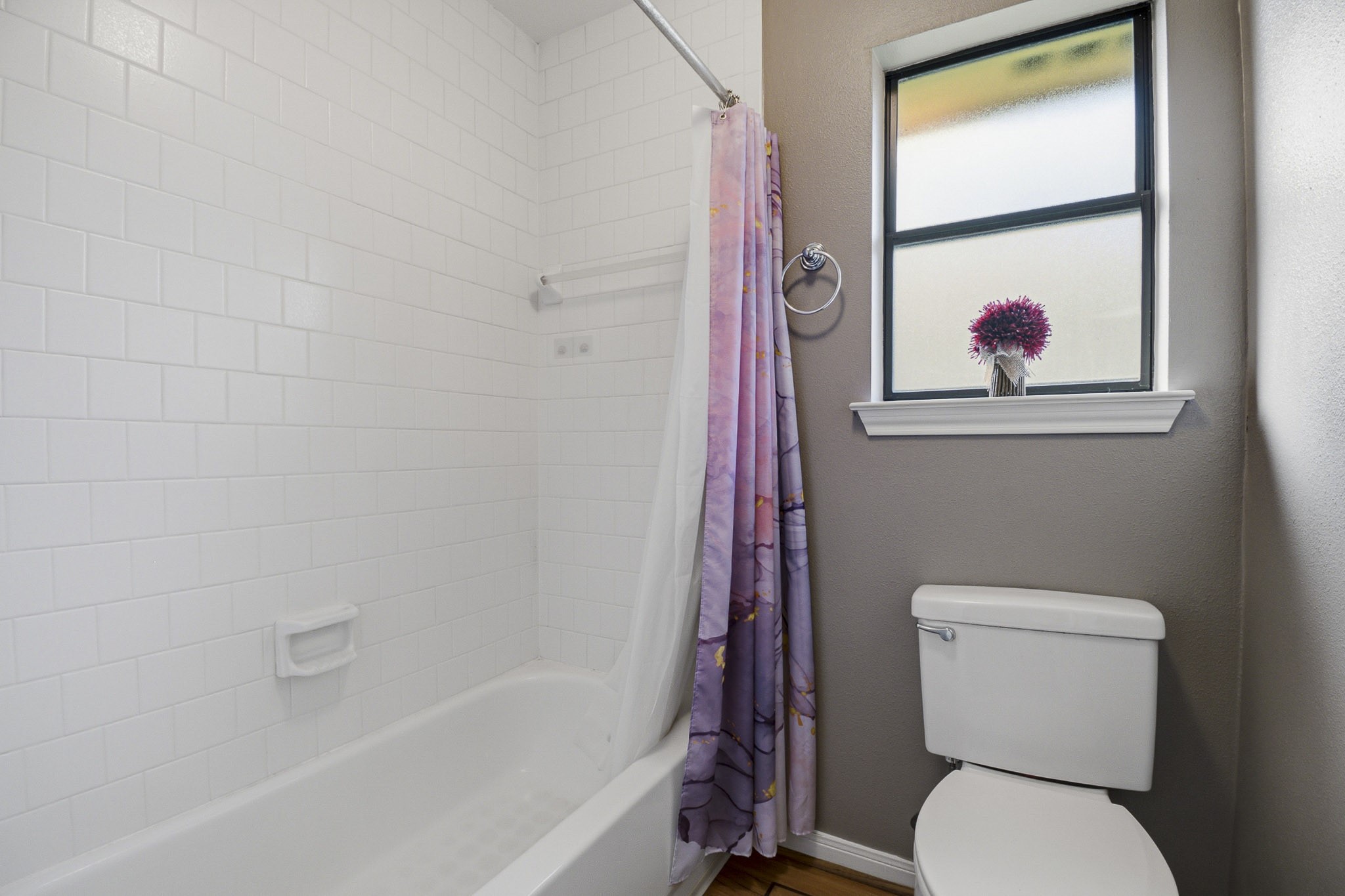 12557 Marina Loop Willis, TX 77318 - Photo 17 of 36 secondary bathroom