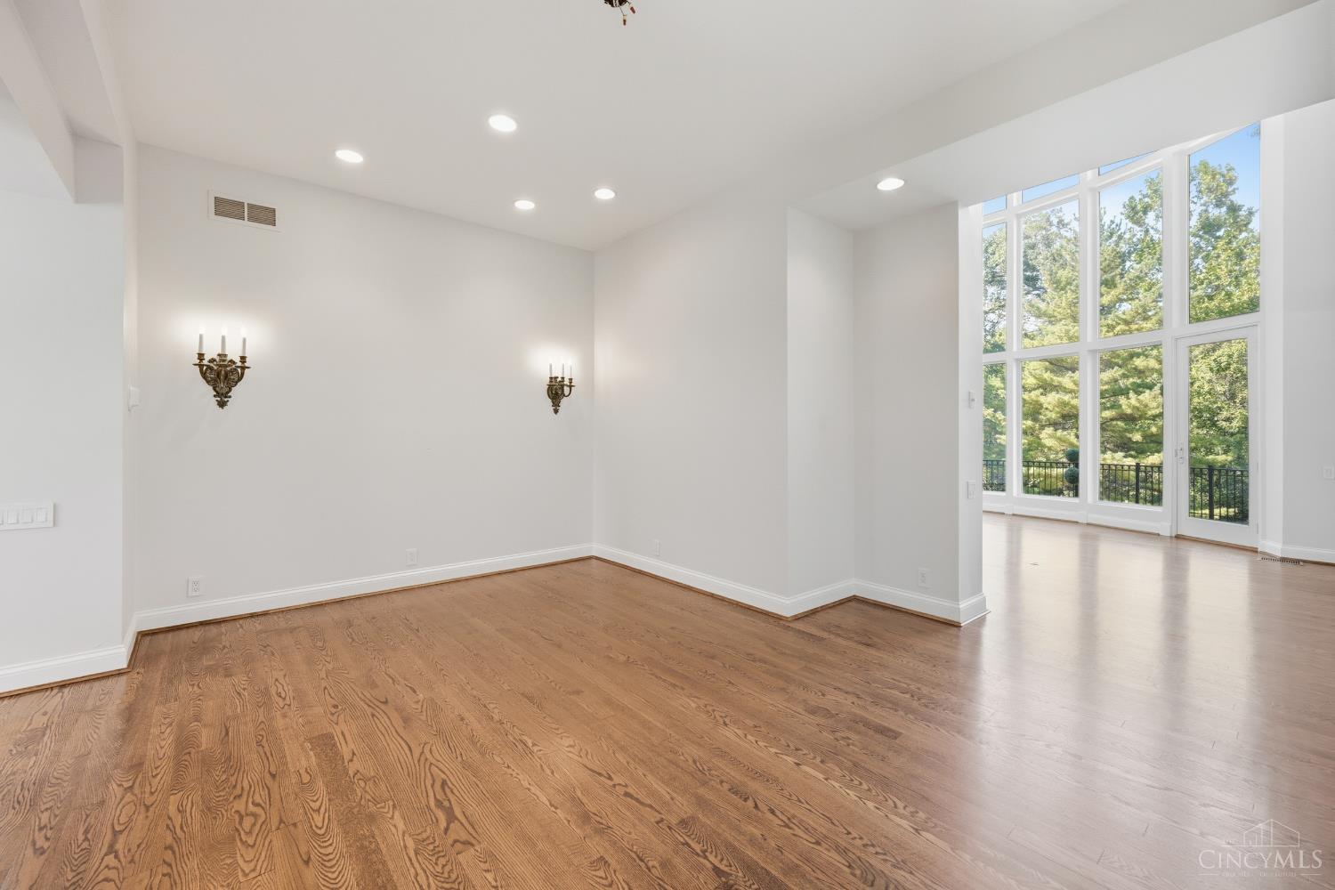 2942 Lower Grandin Road Cincinnati, OH 45208 - Photo 25 of 69 Gallery Image 25