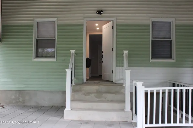 $2,000 | 235 Drake Street, East Stroudsburg, PA 18301