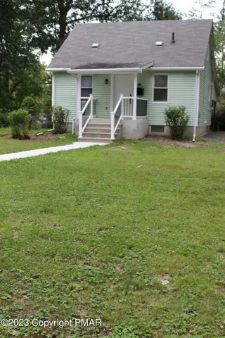 $2,000 | 235 Drake Street, East Stroudsburg, PA 18301