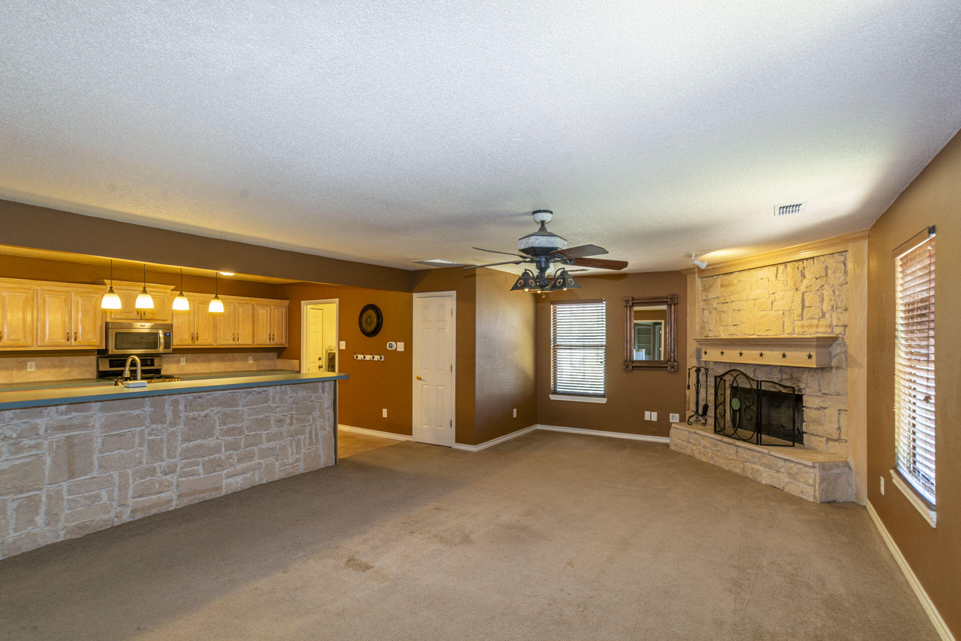 31 Arapaho Road Ransom Canyon, TX 79366 - Photo 8 of 75 31 Arapaho Dr-41