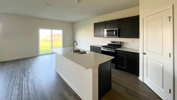 $479,990 | 2662 Camelback Drive, Pingree Grove, IL 60140