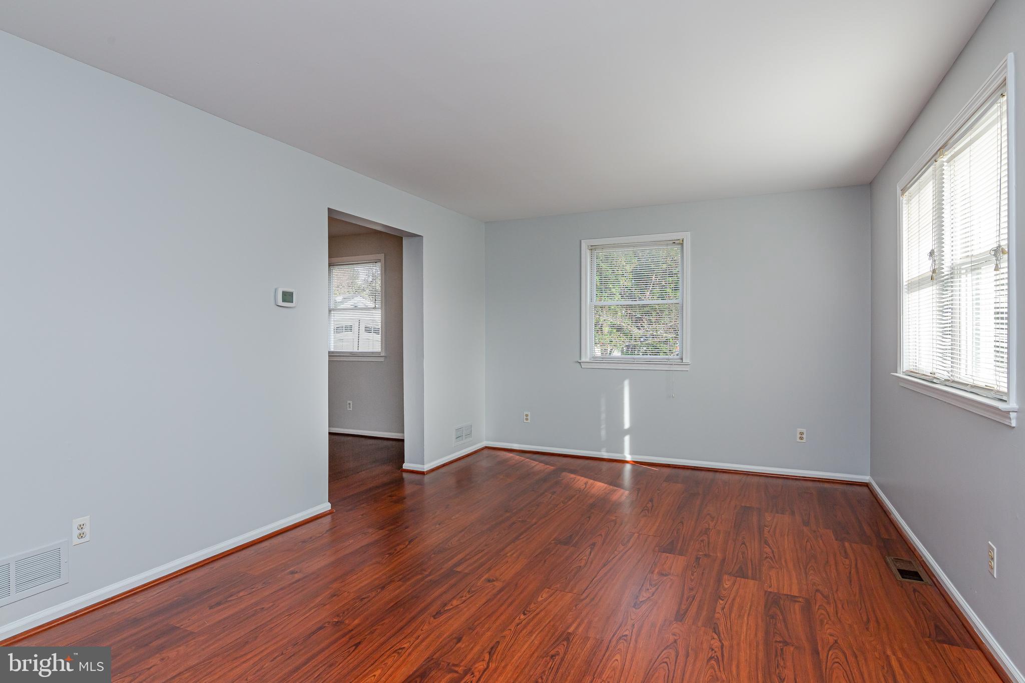 500 Andrew Road Springfield, PA 19064 - Photo 2 of 34 Living Room