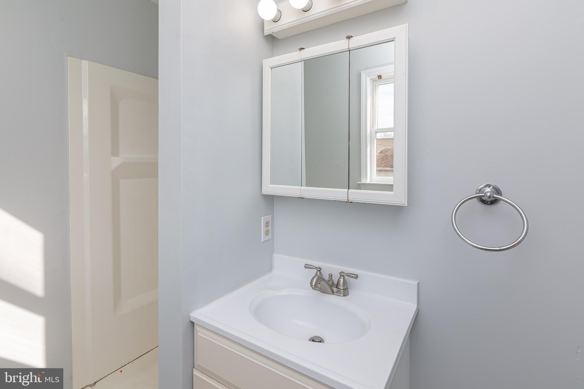 500 Andrew Road Springfield, PA 19064 - Photo 20 of 34 Master Bath