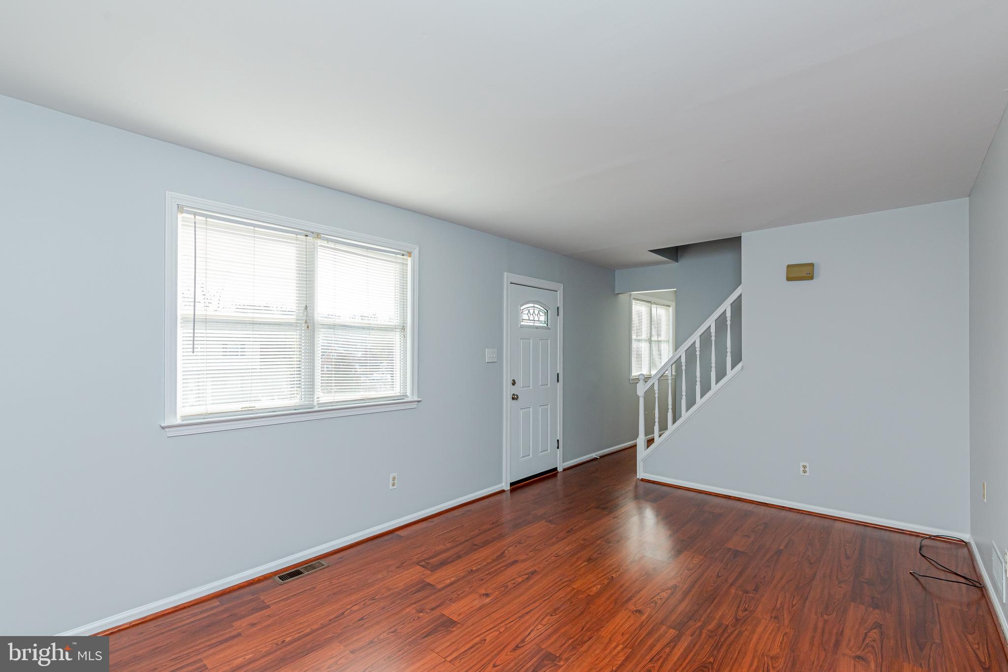 500 Andrew Road Springfield, PA 19064 - Photo 3 of 34 Living Room
