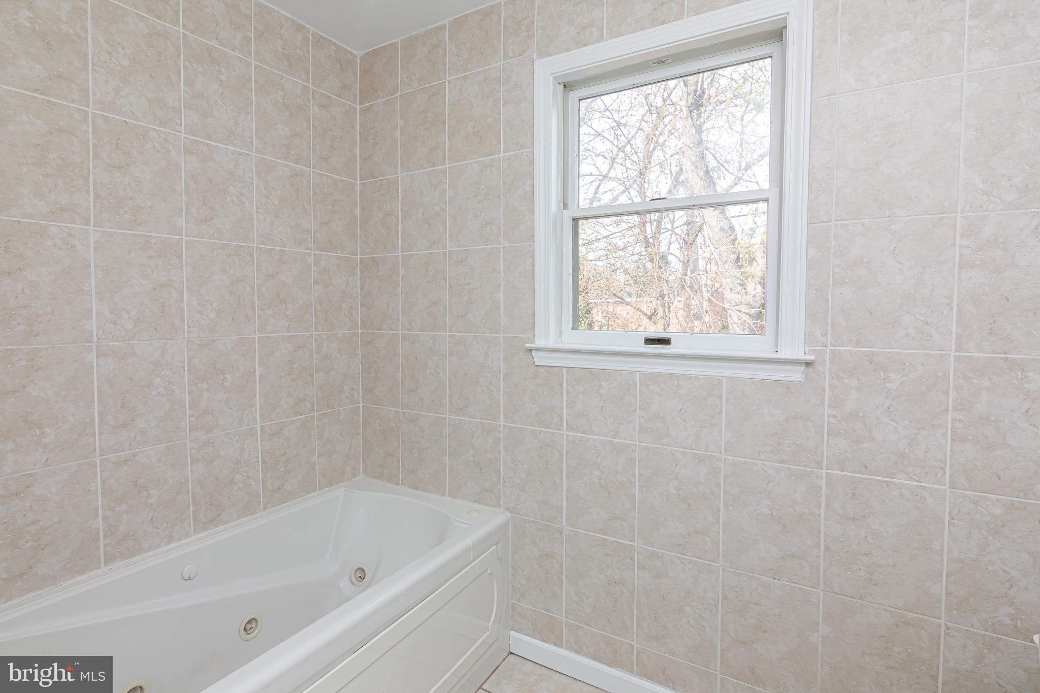 500 Andrew Road Springfield, PA 19064 - Photo 28 of 34 Hall Bath