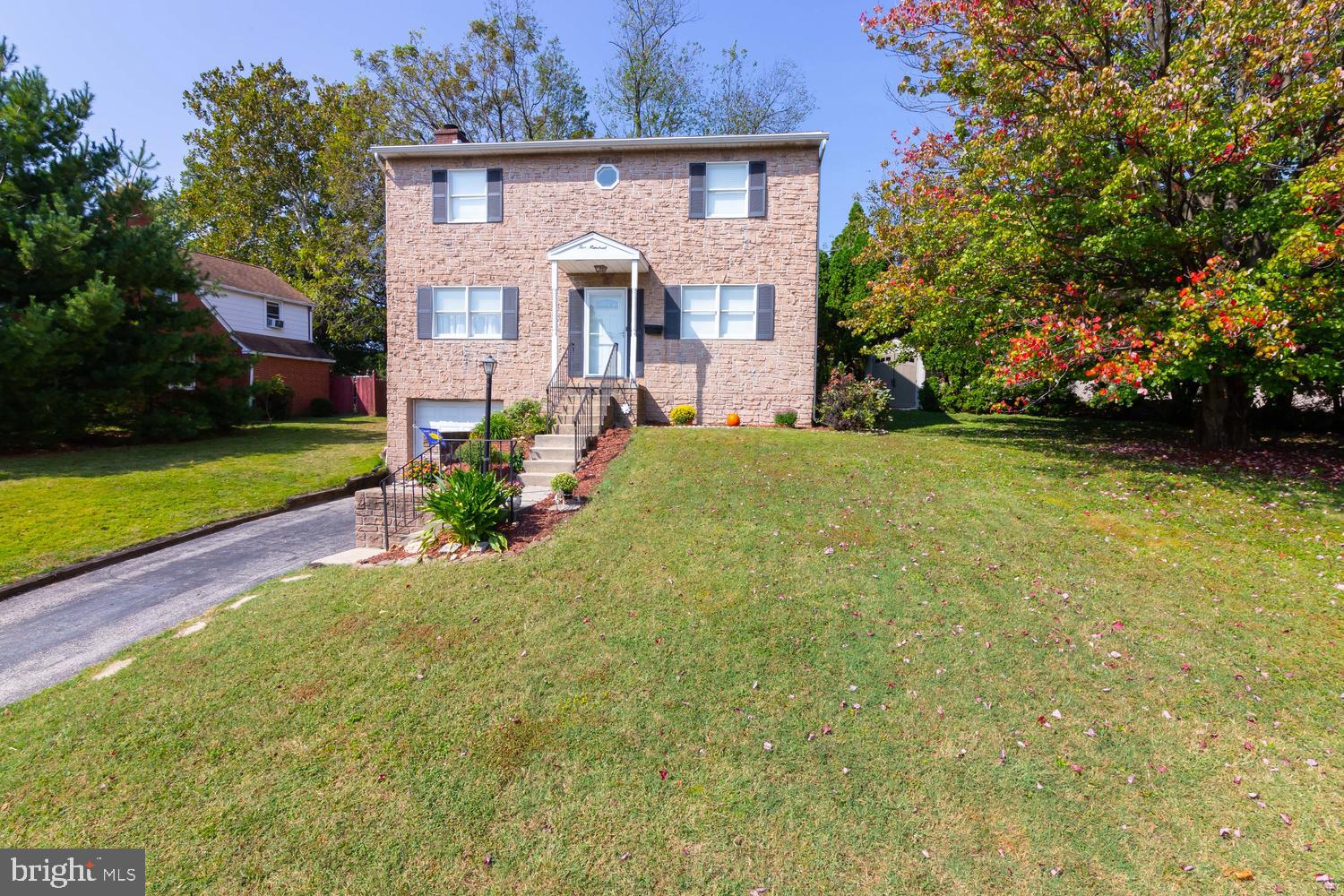 500 Andrew Road Springfield, PA 19064 - Photo 32 of 34 Front View