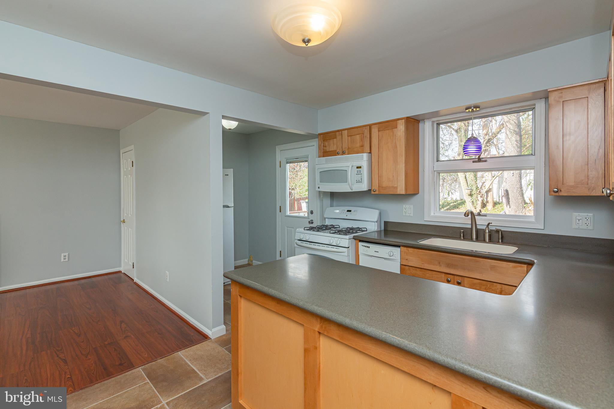 500 Andrew Road Springfield, PA 19064 - Photo 6 of 34 Kitchen