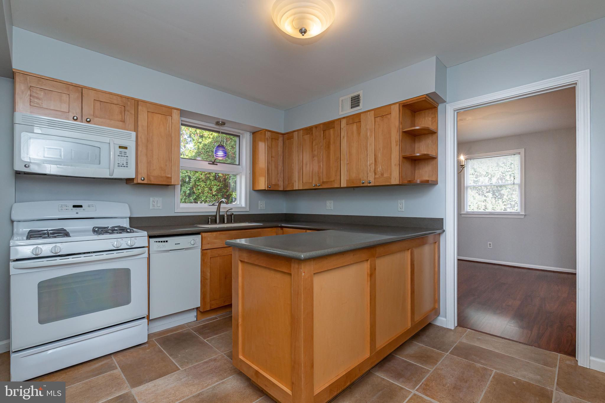 500 Andrew Road Springfield, PA 19064 - Photo 7 of 34 Kitchen