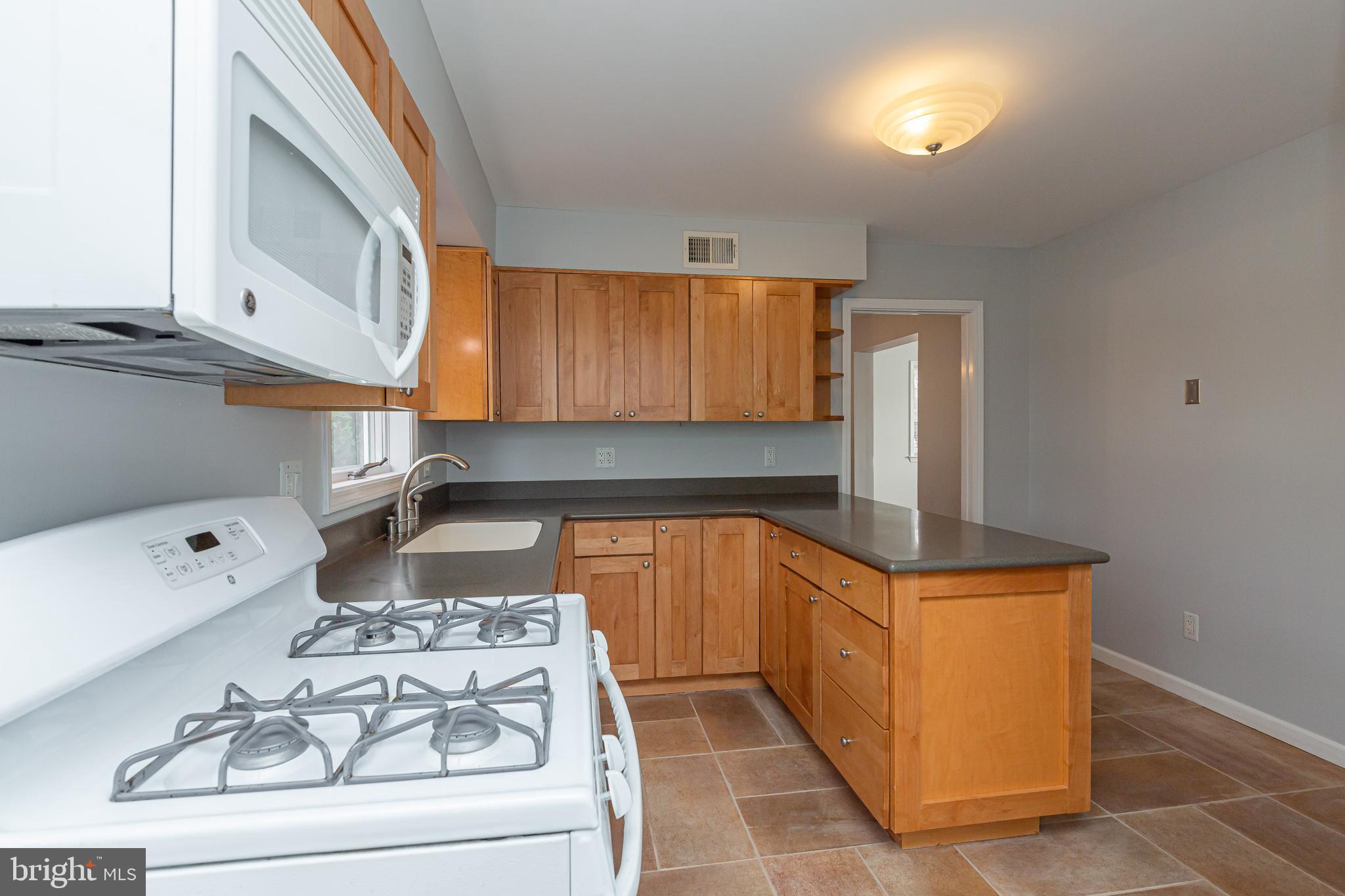 500 Andrew Road Springfield, PA 19064 - Photo 9 of 34 Kitchen