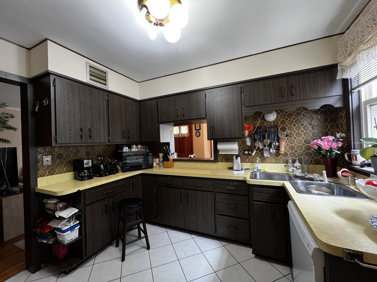 3506 North Rutherford Avenue Chicago, IL 60634 - Photo 8 of 30 Gallery Image 8